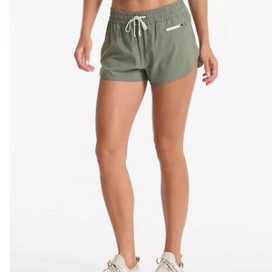 Vuori Women's Clementine 2.0 Shorts 4” - Olive